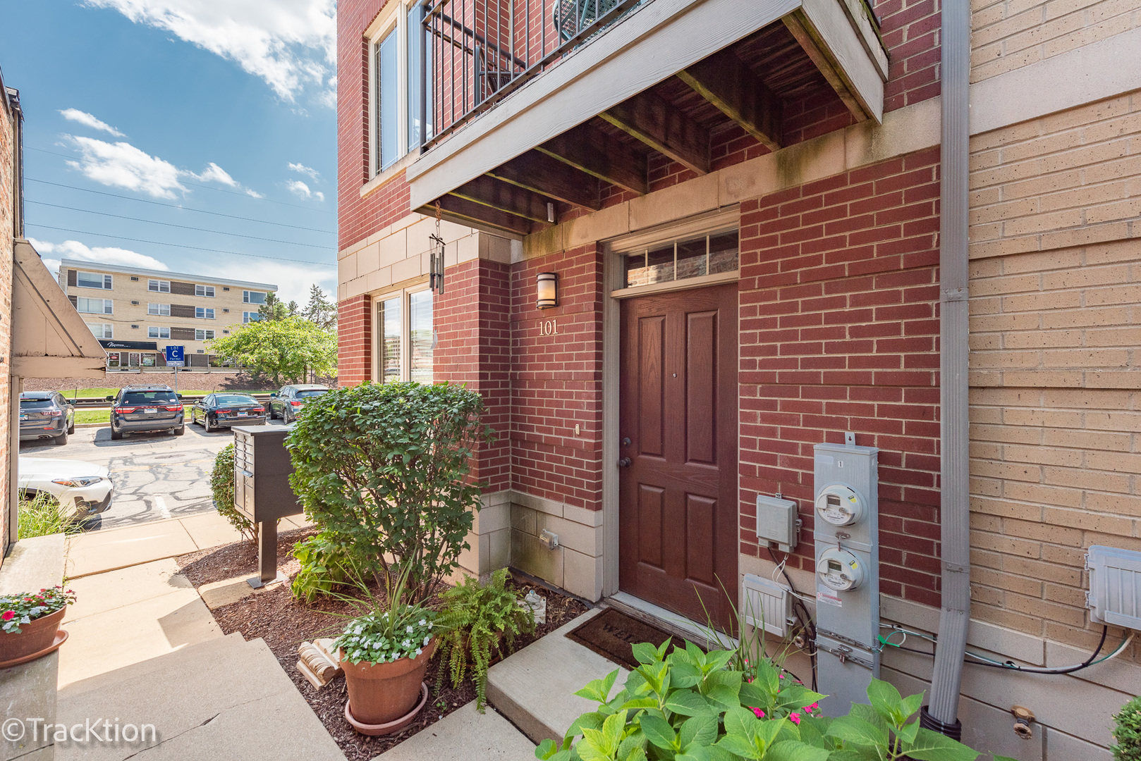 922 WARREN Avenue Unit: 101
