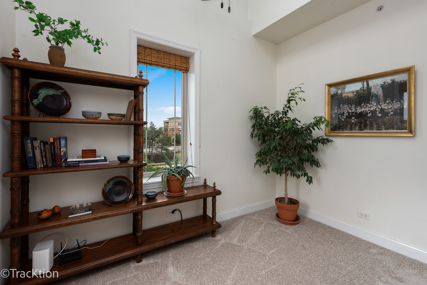 922 WARREN Avenue Unit: 101