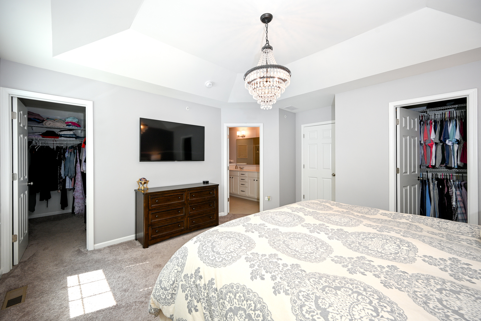 2488 Huntleigh Lane