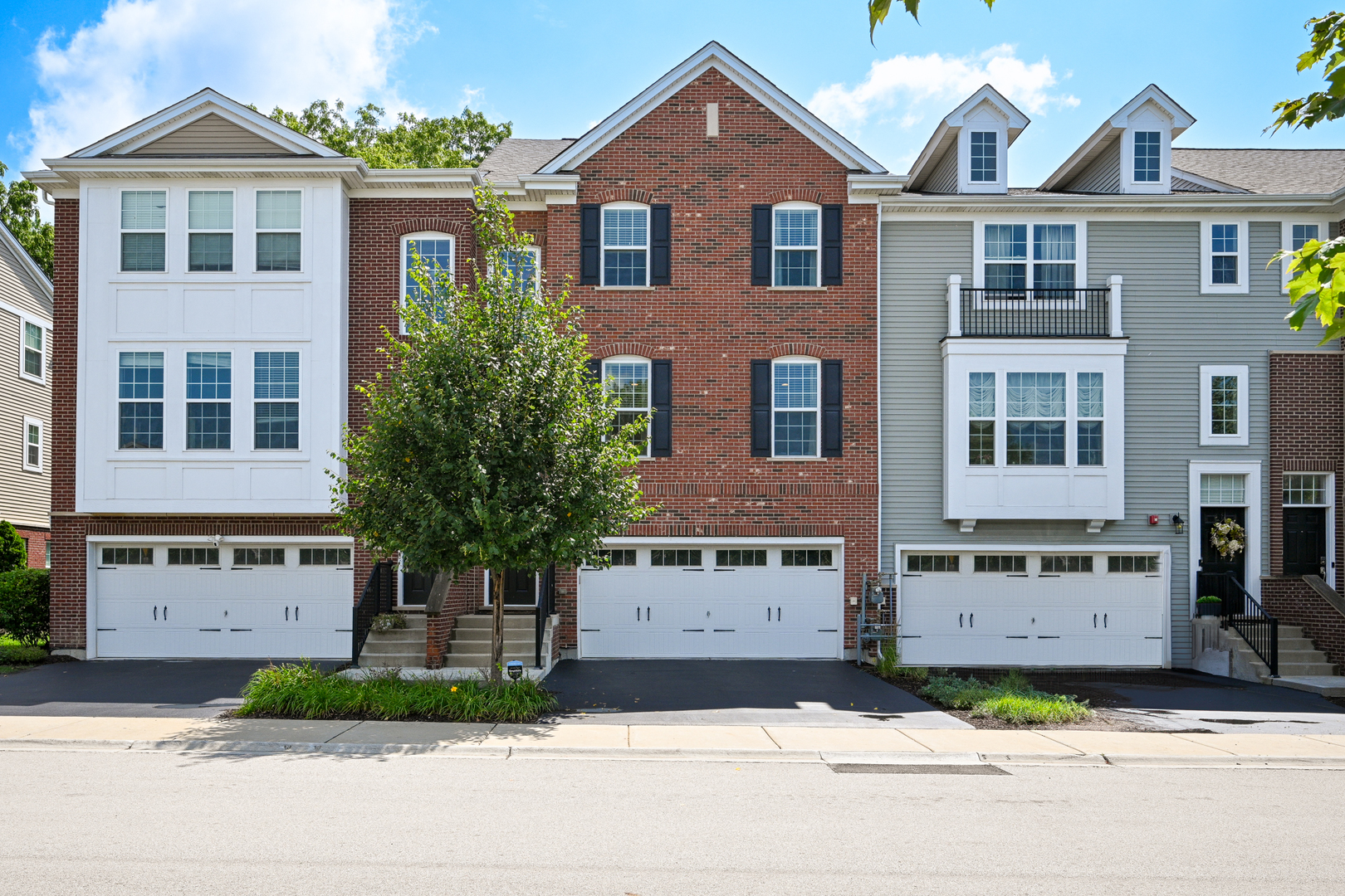 2488 Huntleigh Lane