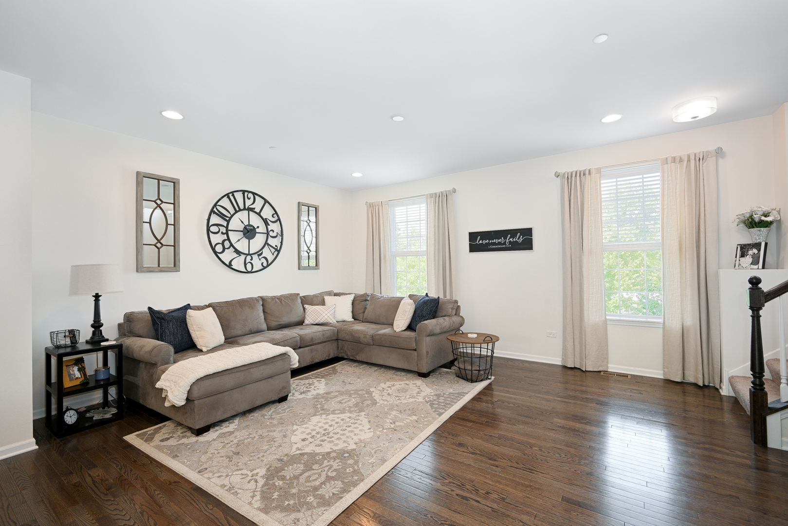 2488 Huntleigh Lane