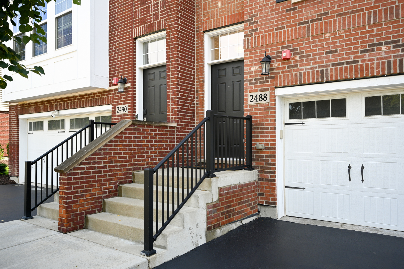 2488 Huntleigh Lane