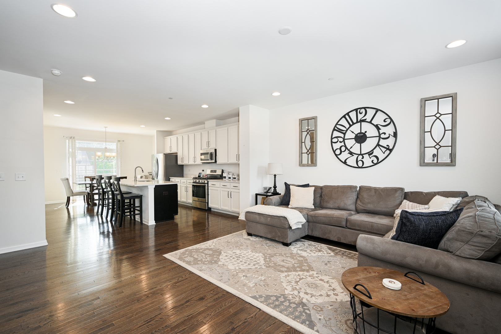 2488 Huntleigh Lane