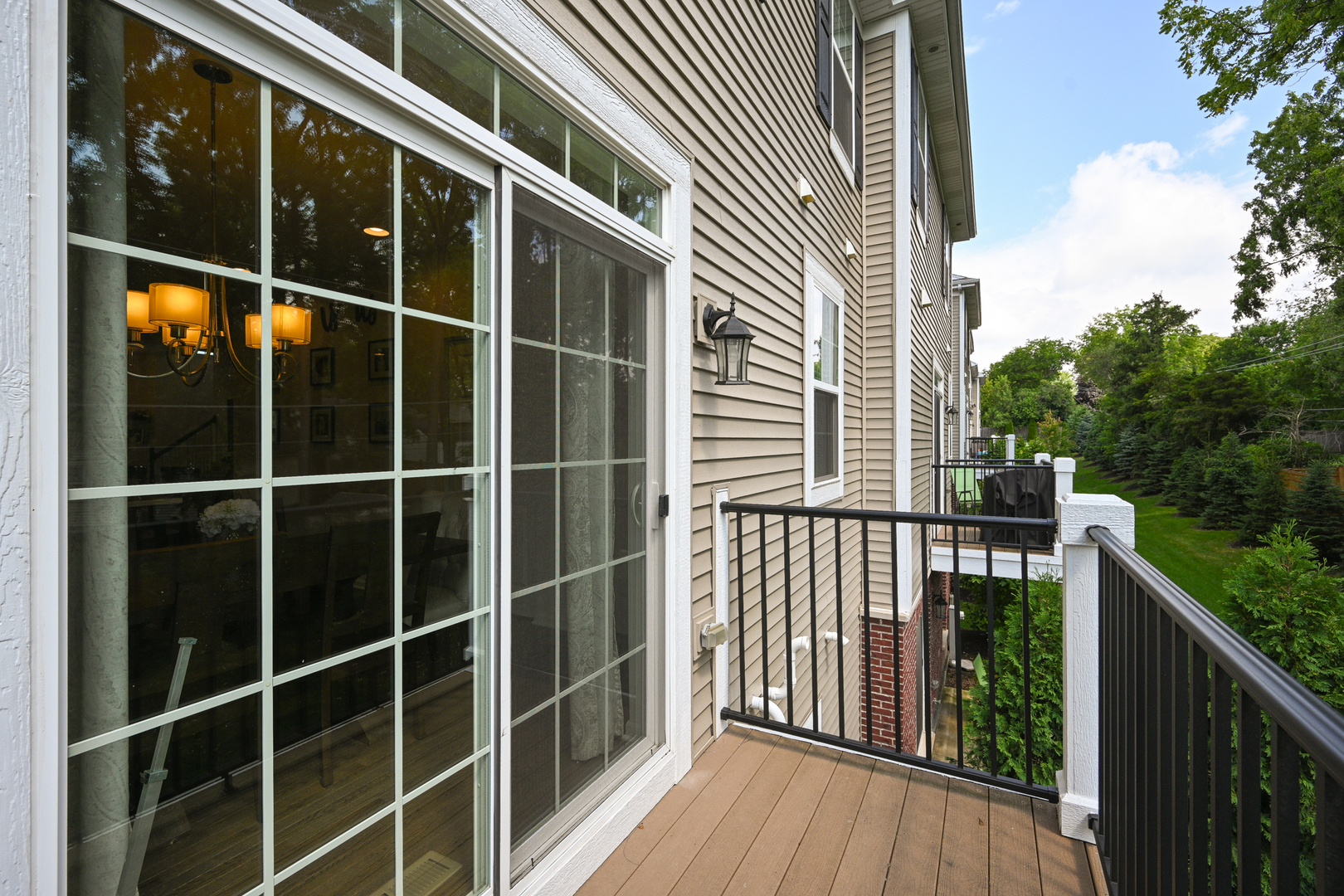 2488 Huntleigh Lane