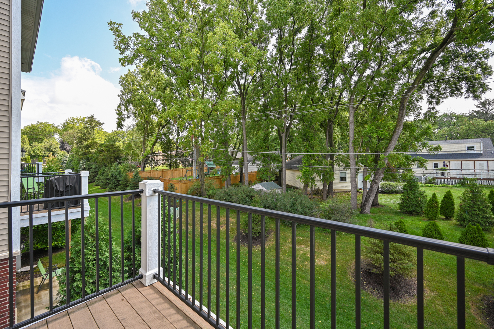 2488 Huntleigh Lane