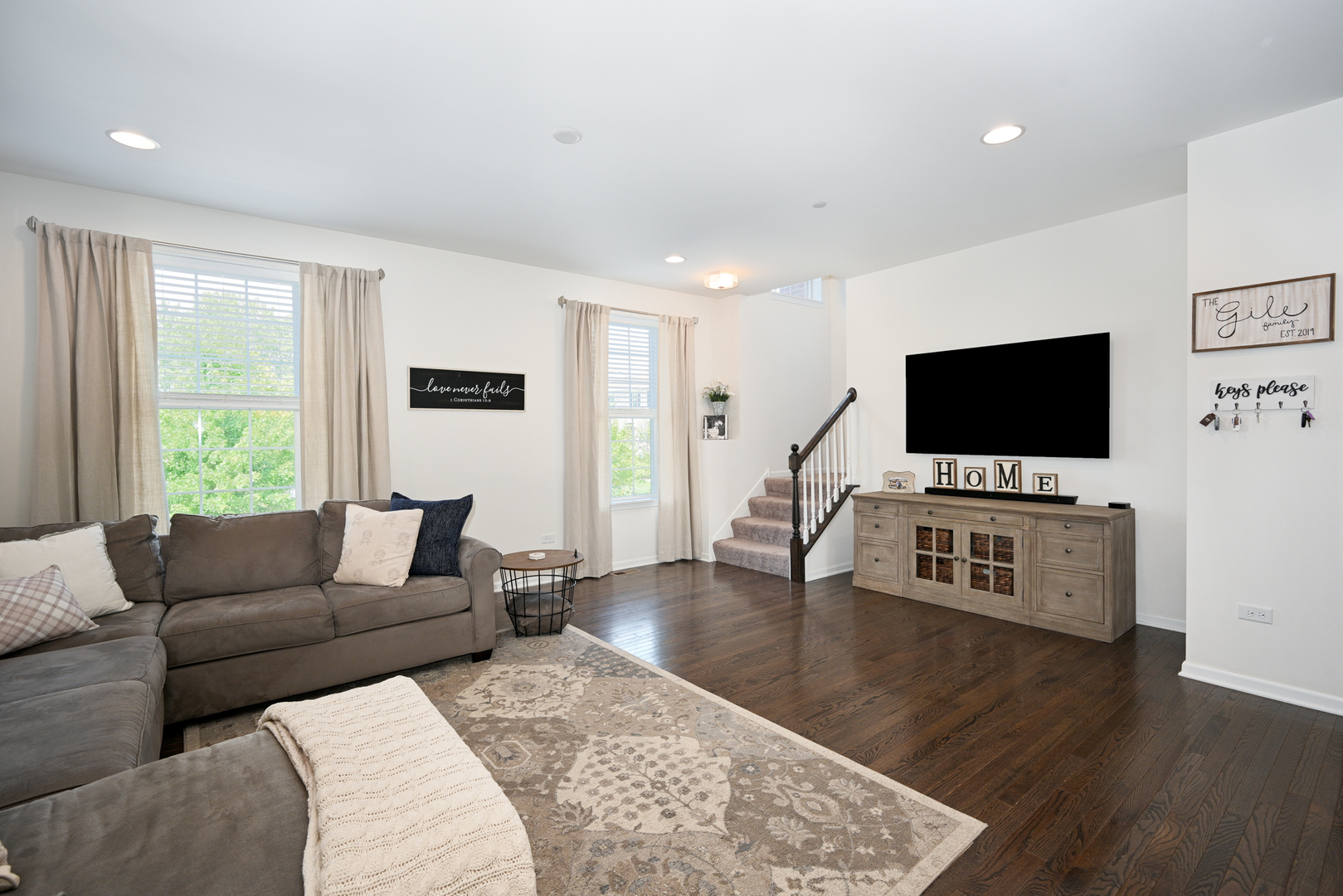2488 Huntleigh Lane