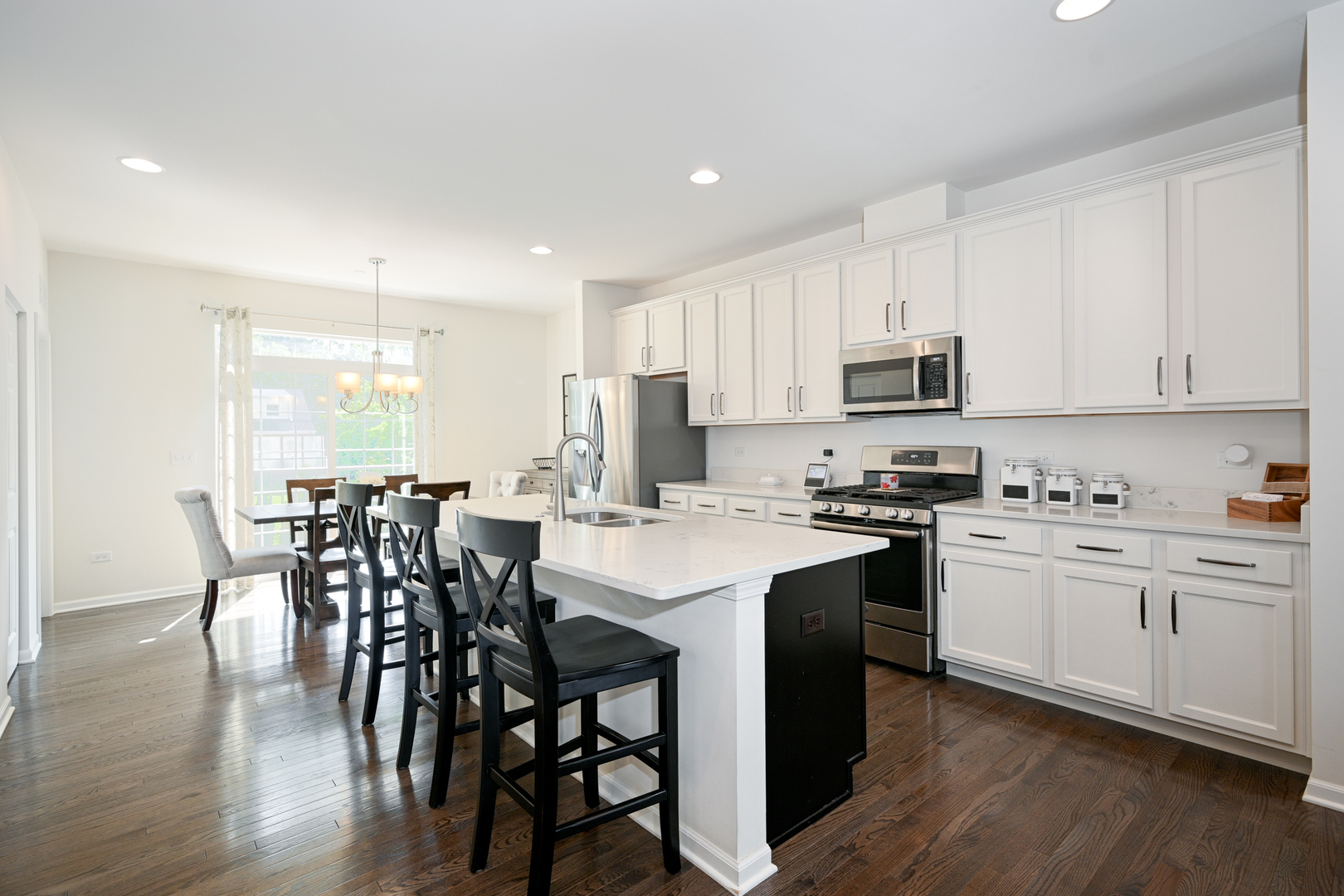 2488 Huntleigh Lane
