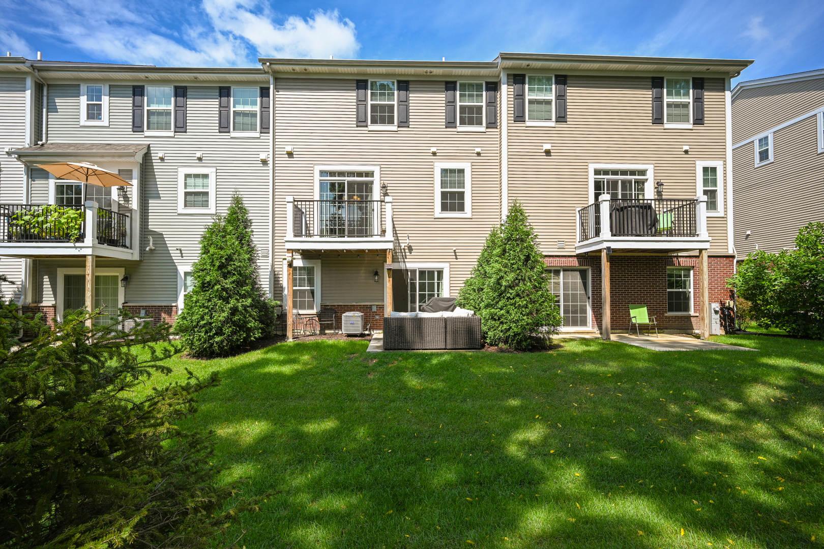 2488 Huntleigh Lane