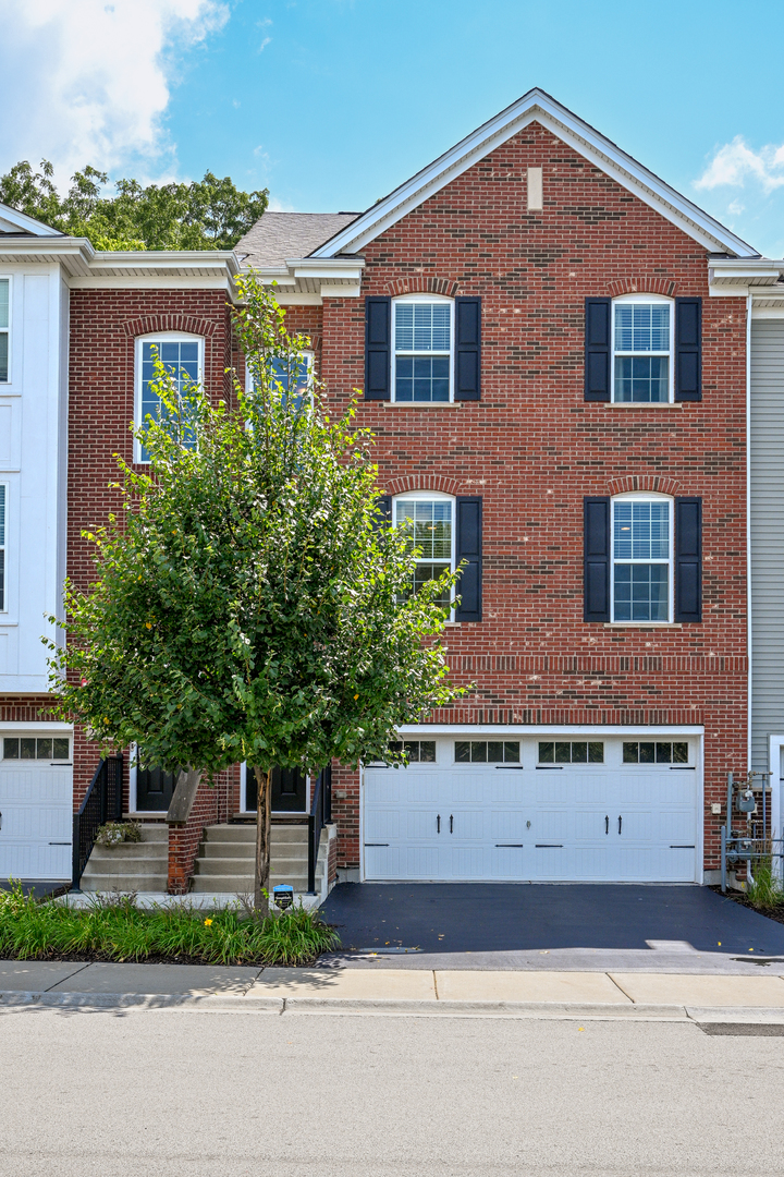 2488 Huntleigh Lane