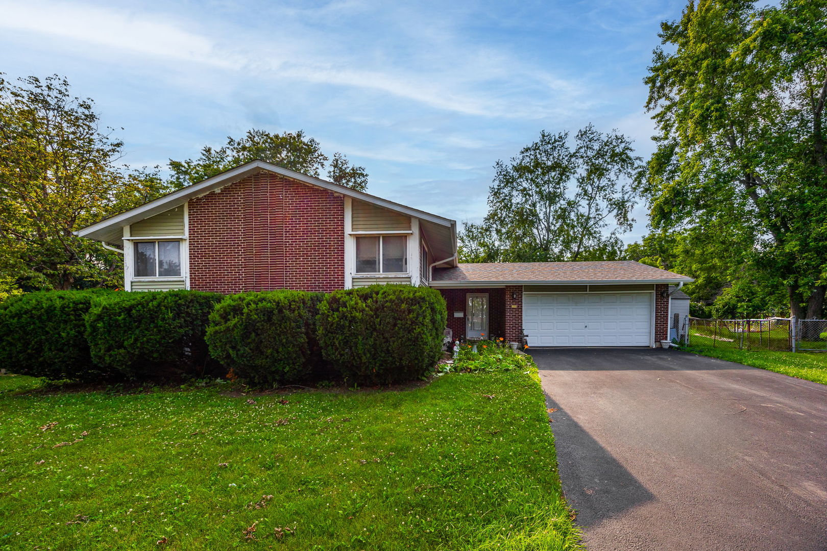 2720 Stonewall Avenue