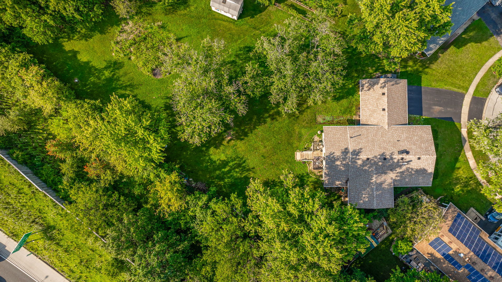 2720 Stonewall Avenue