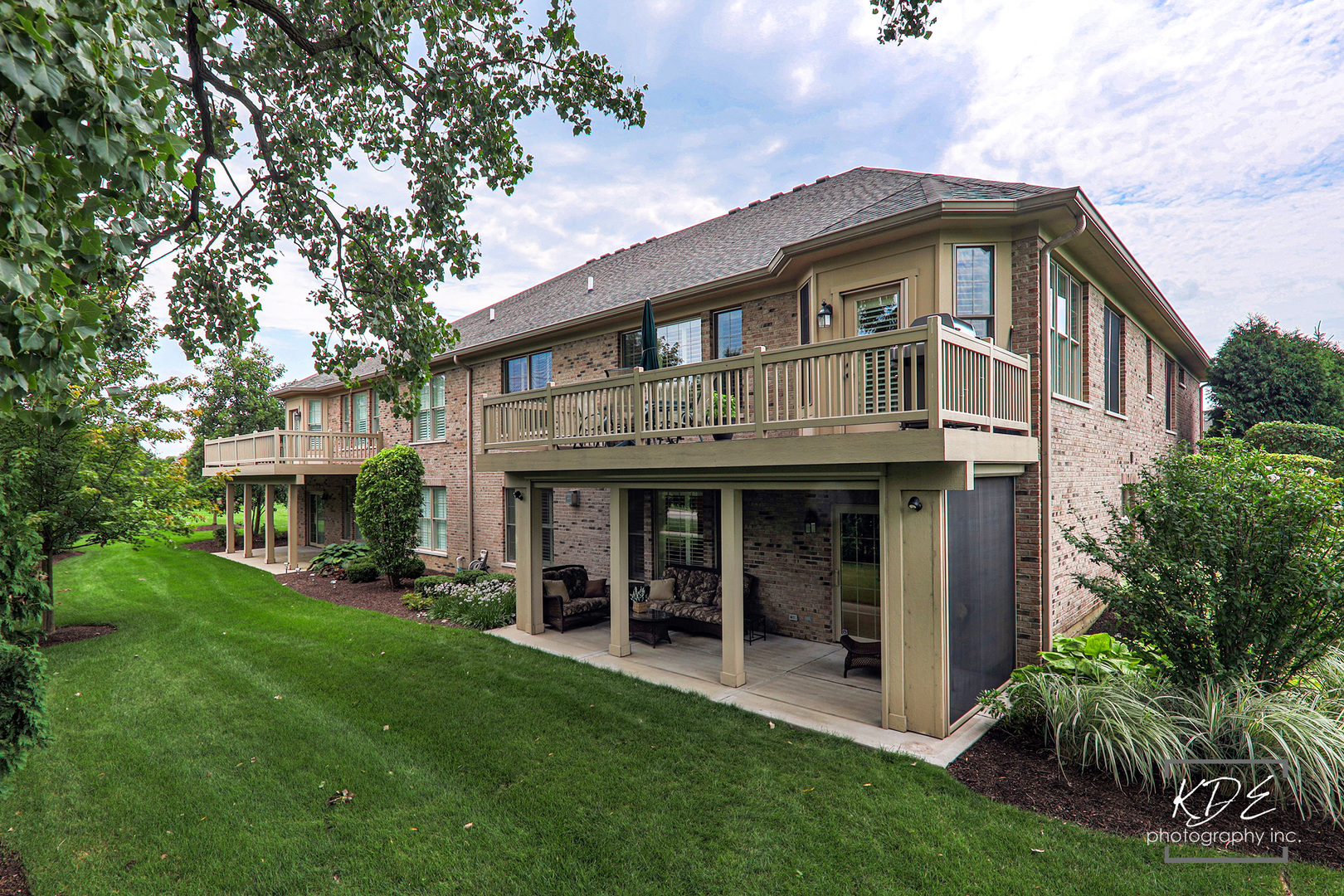 654 Woodglen Court