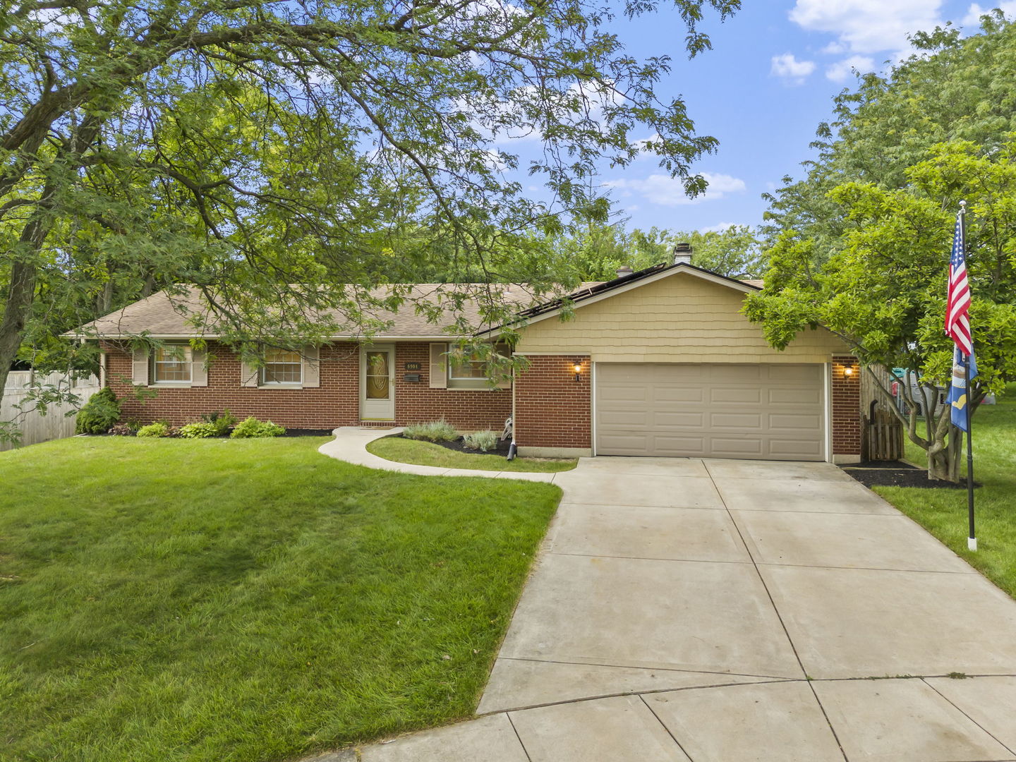 6904 Young Court