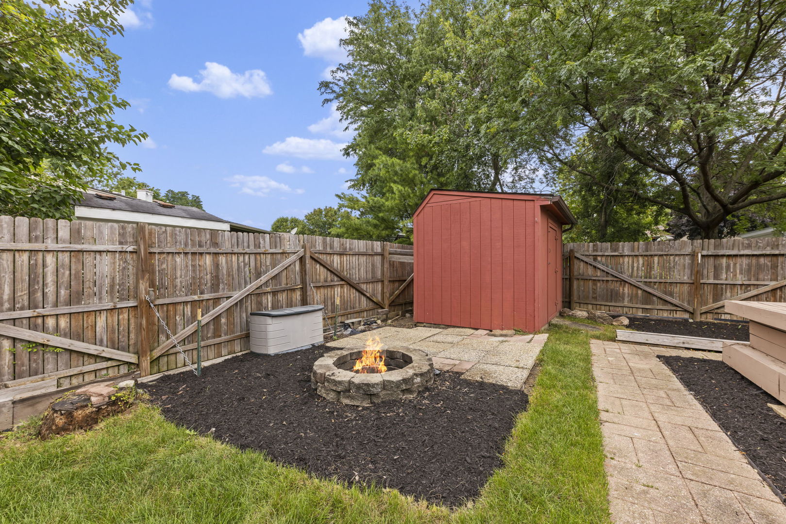 6904 Young Court