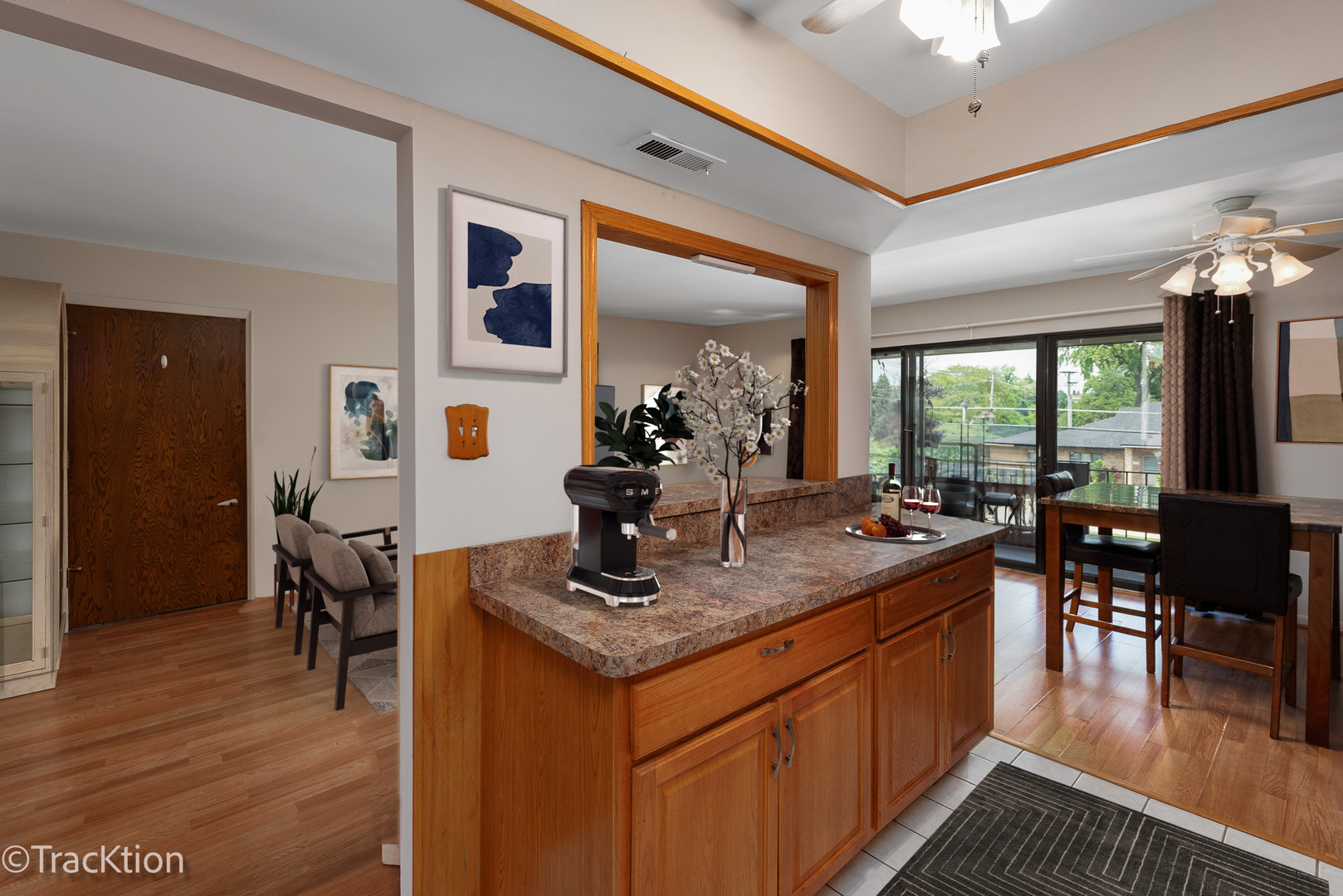 9105 S Roberts Road Unit: 1D