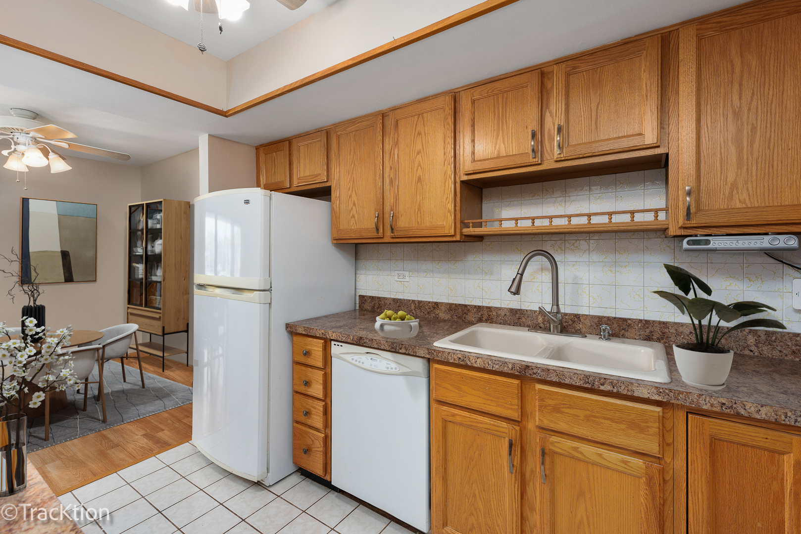 9105 S Roberts Road Unit: 1D
