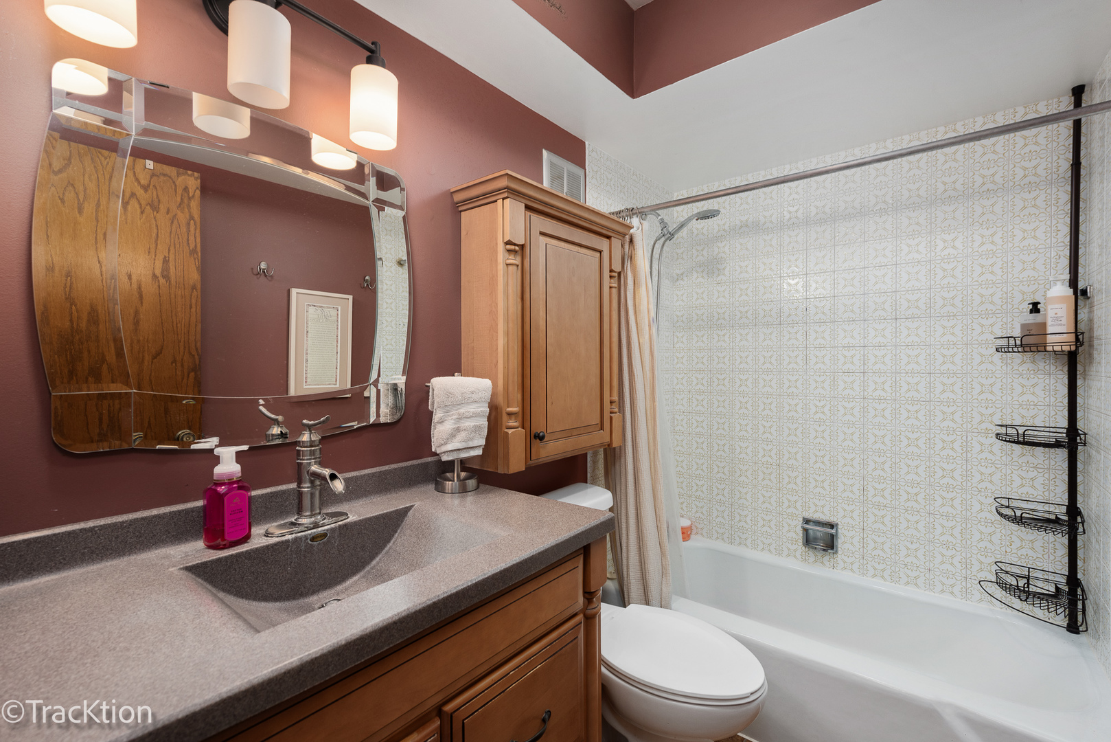 9105 S Roberts Road Unit: 1D