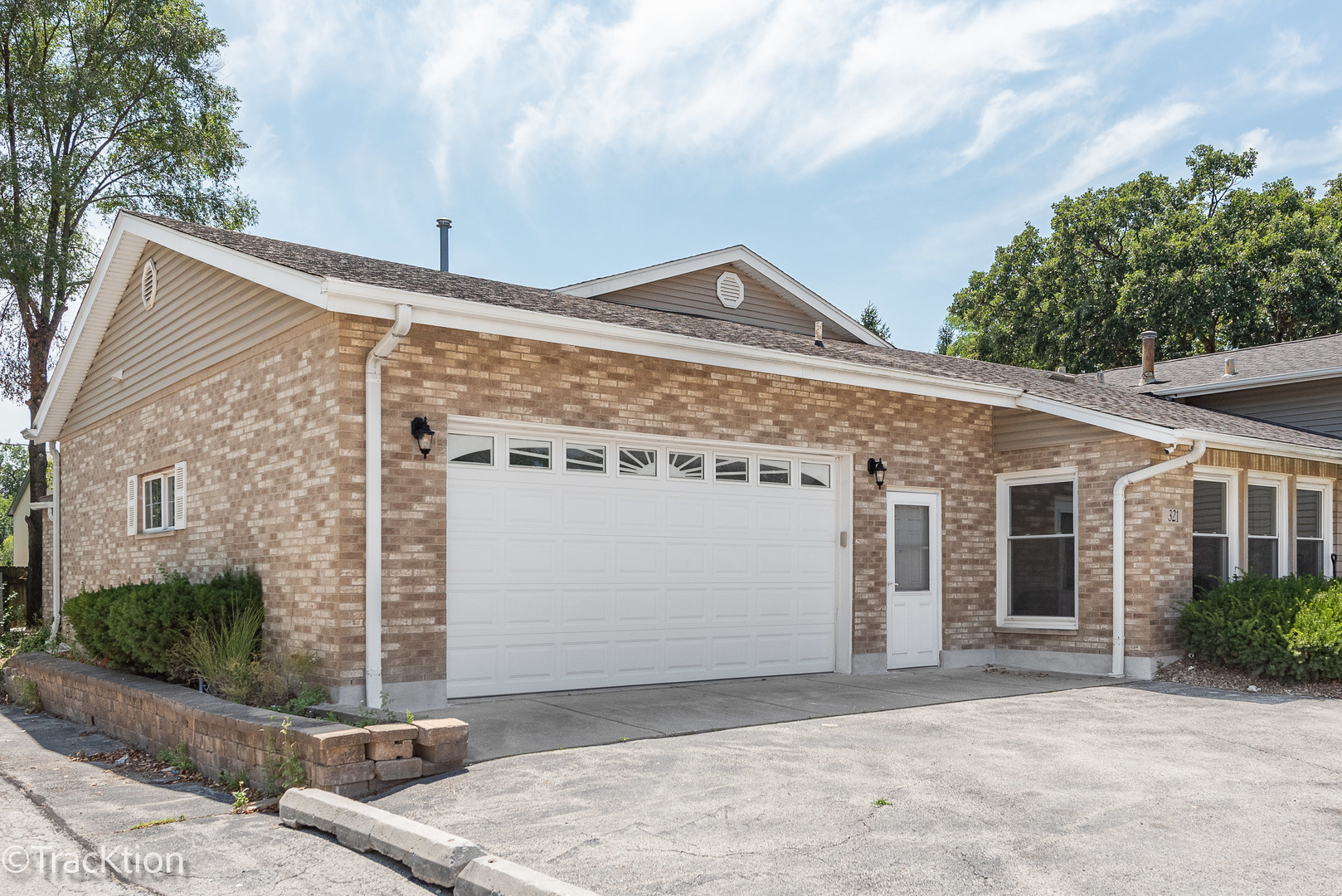 321 E Margaret Street