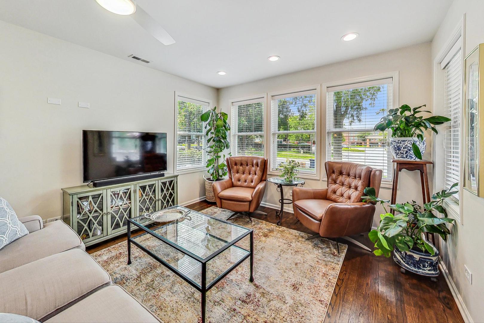 4513 Highland Avenue