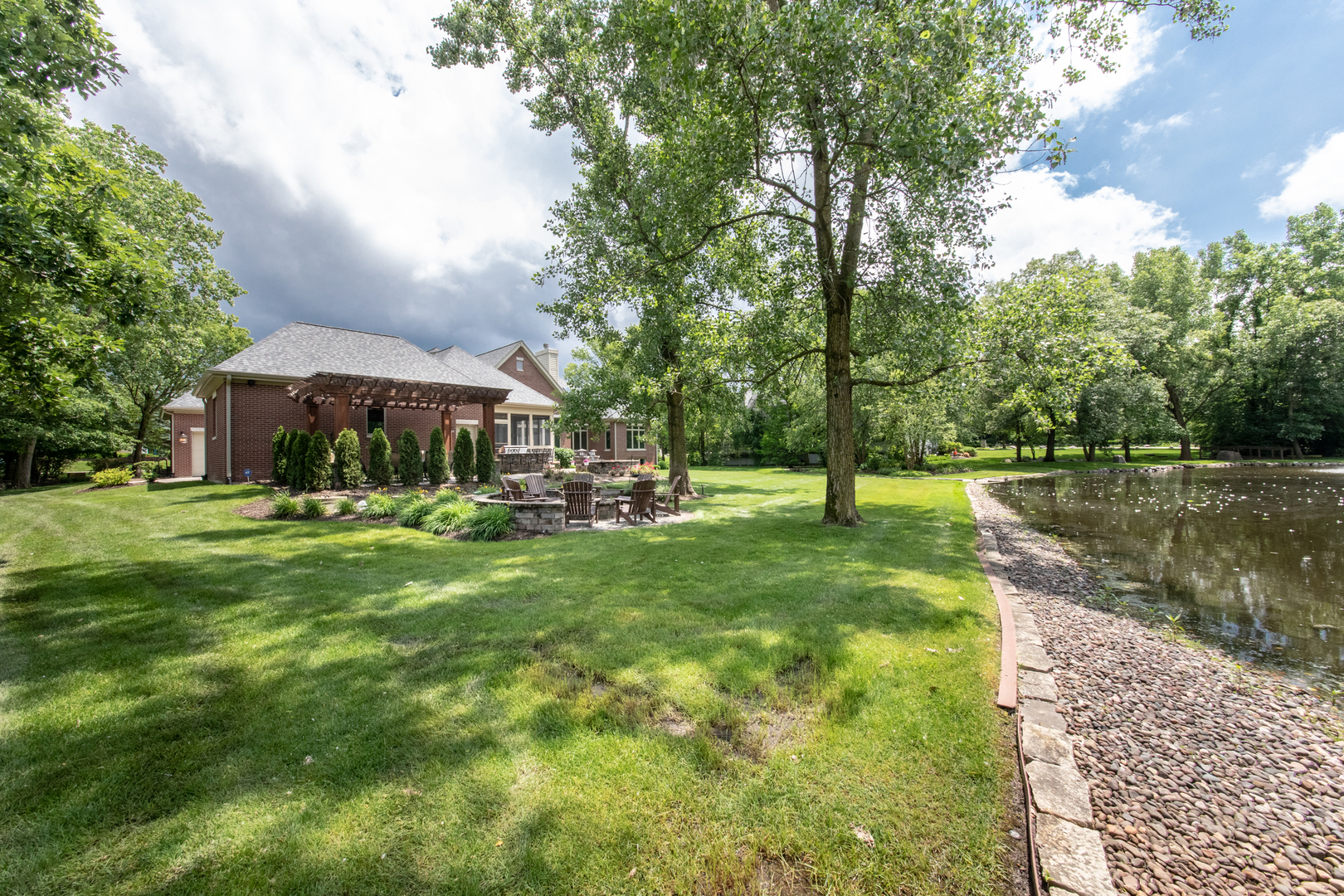 40 Woodview Lane