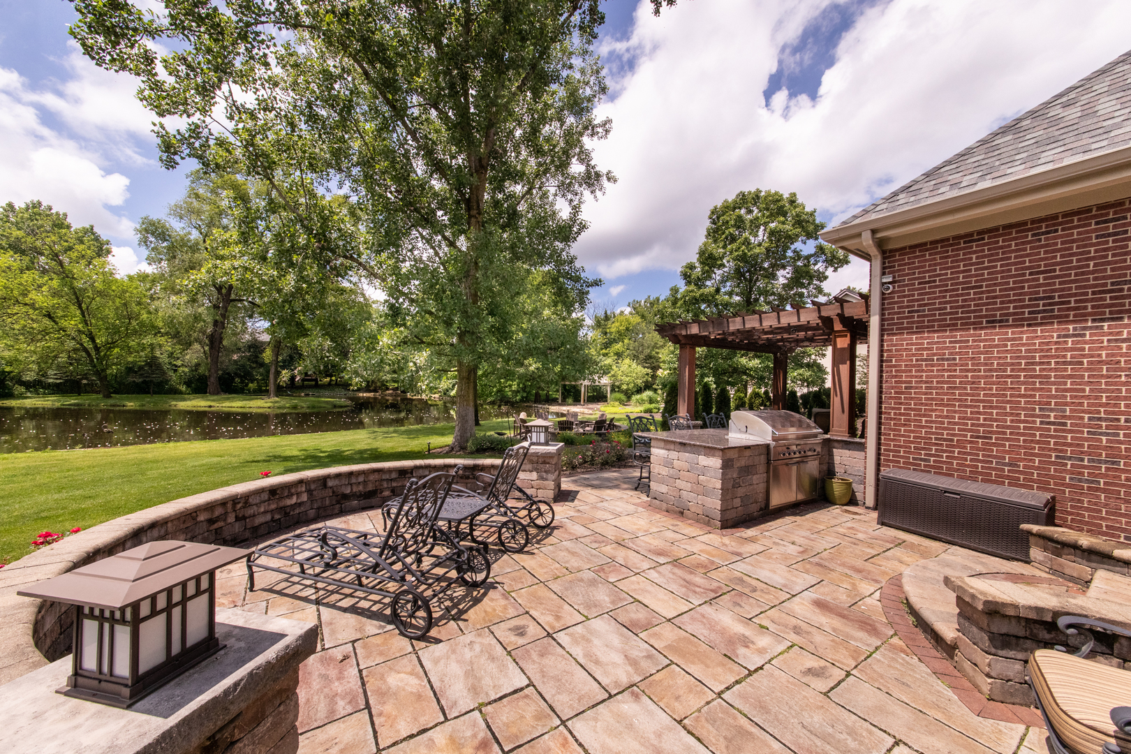 40 Woodview Lane