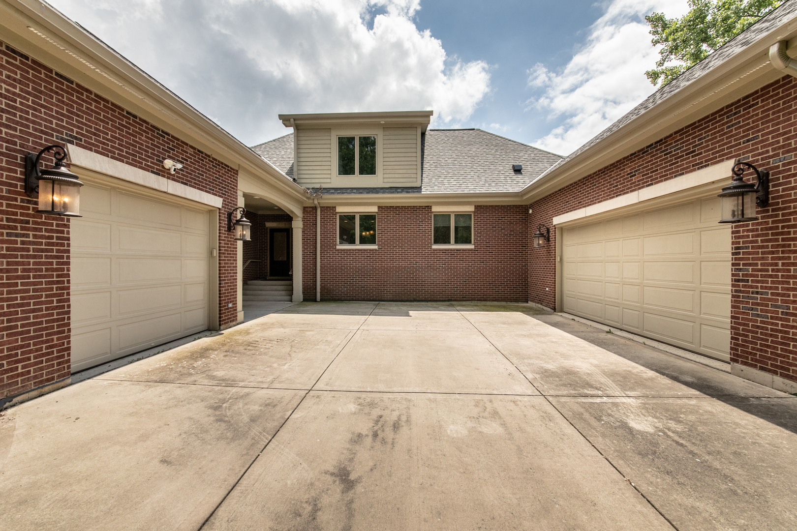 40 Woodview Lane
