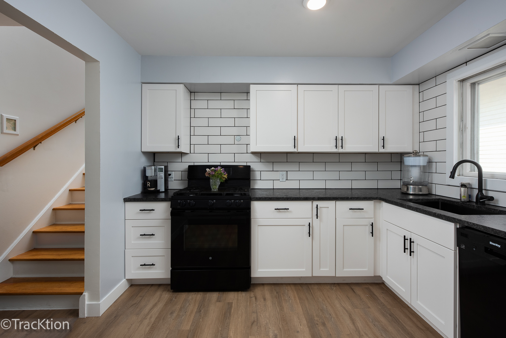 256 W Wilson Avenue