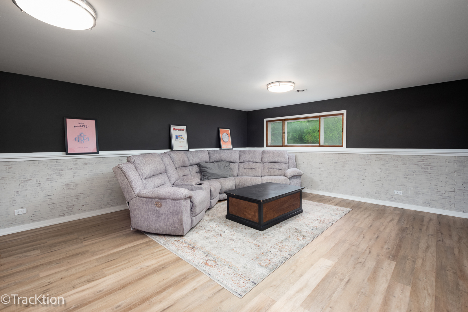 256 W Wilson Avenue