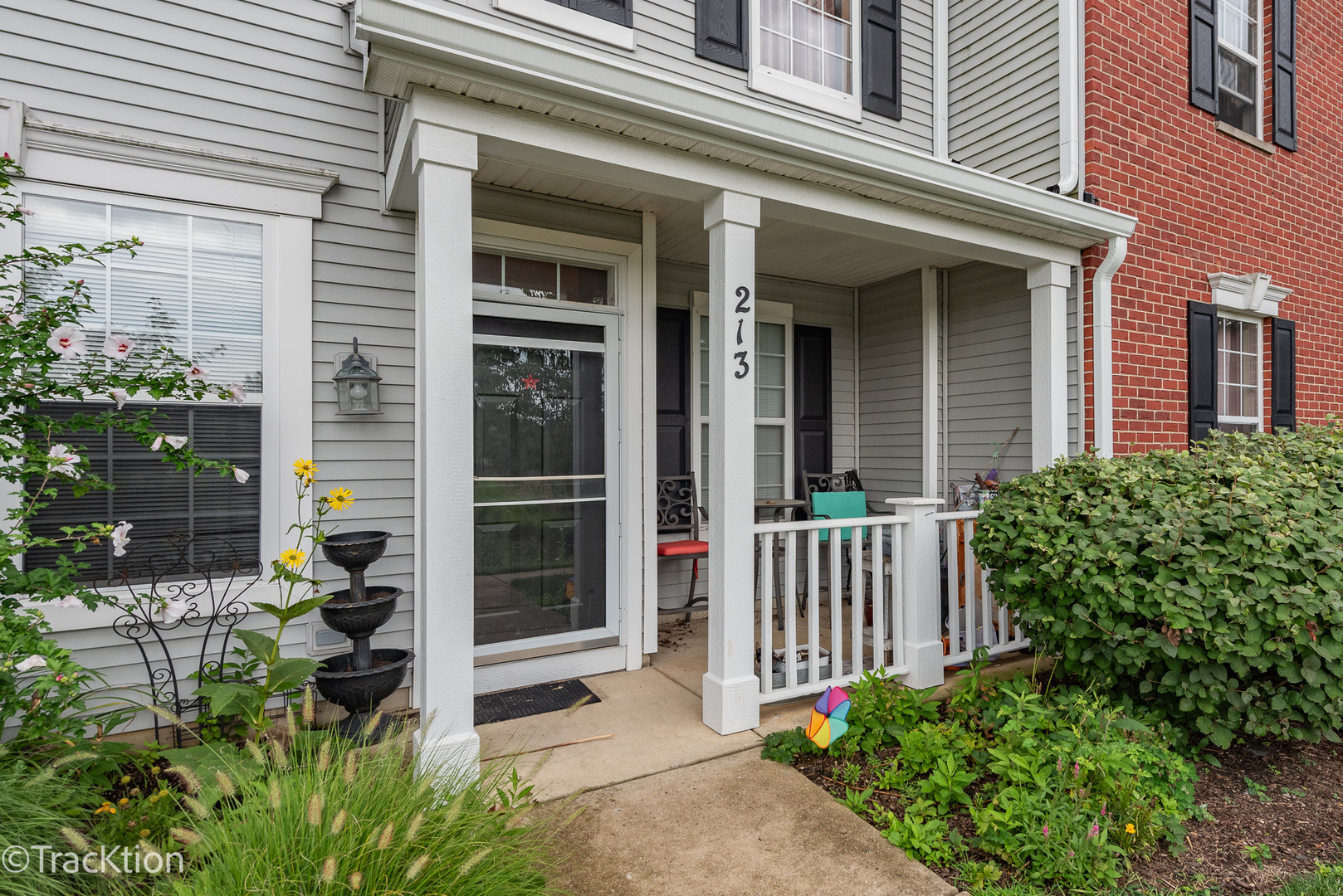 213 Springbrook Trail S
