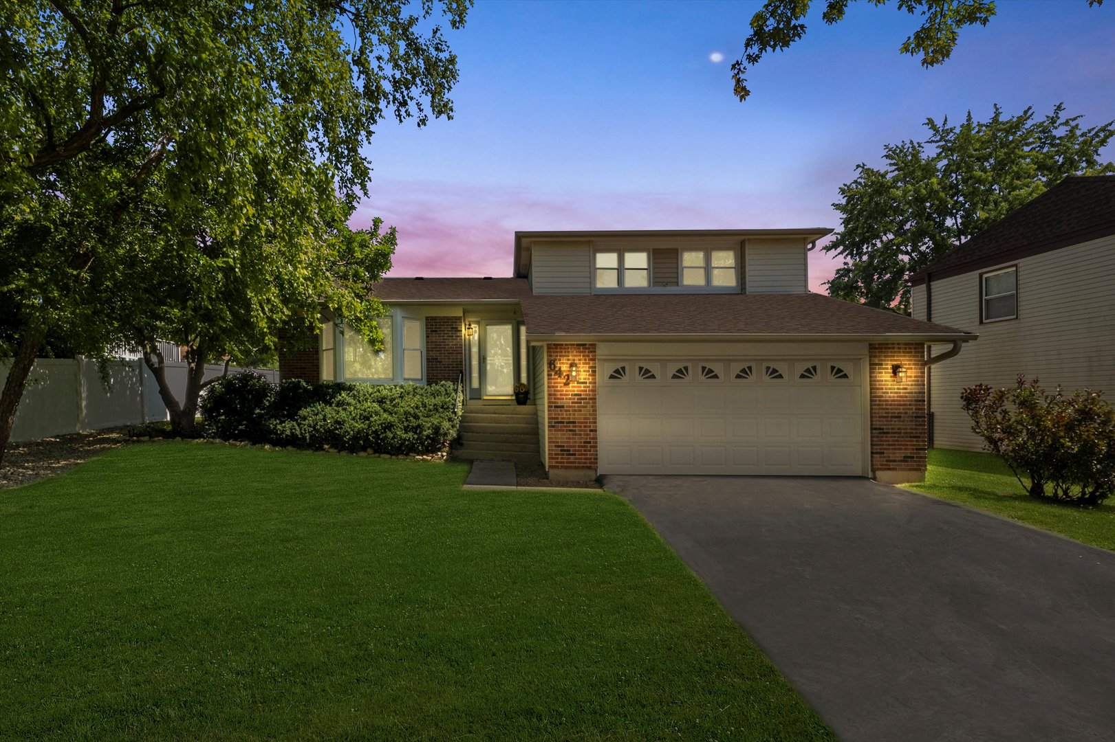 642 Kensington Way