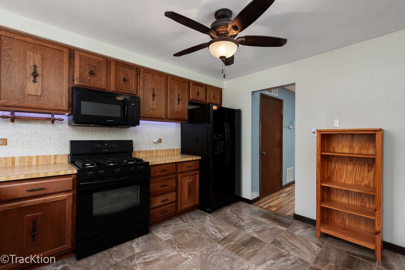 1402 S Fairfield Avenue Unit: 53B