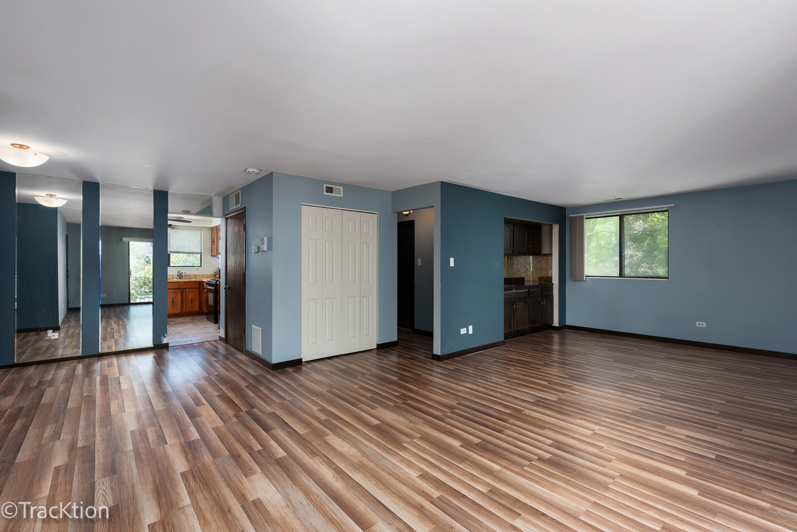 1402 S Fairfield Avenue Unit: 53B