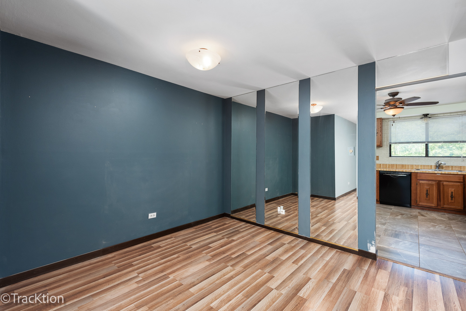 1402 S Fairfield Avenue Unit: 53B