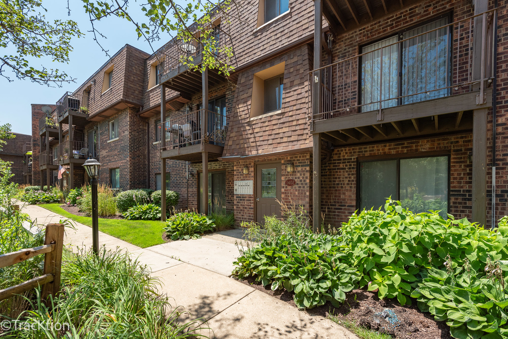 1402 S Fairfield Avenue Unit: 53B