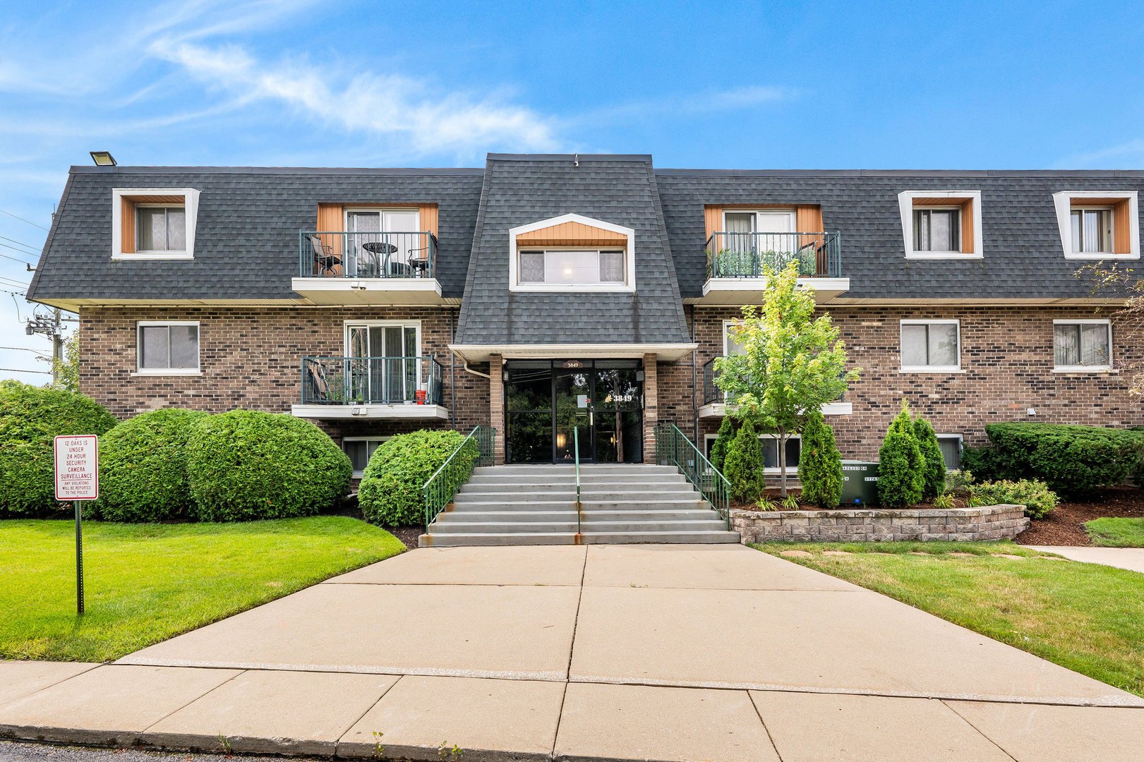 3849 N PARKWAY Drive Unit: 1F