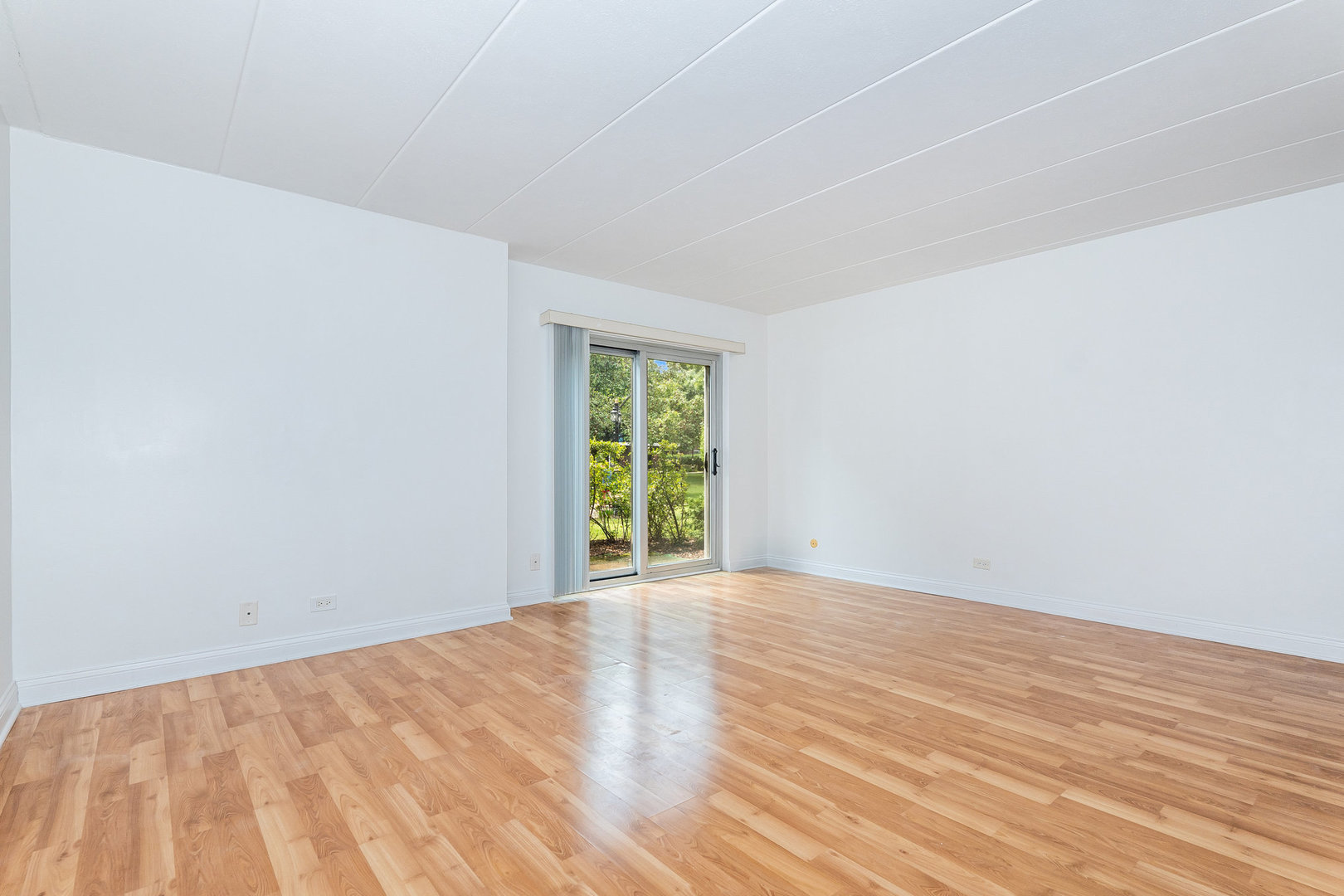 3849 N PARKWAY Drive Unit: 1F