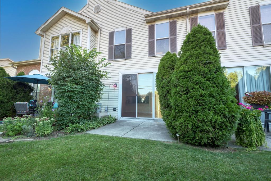 7825 Darien Lake Drive Unit: 7825