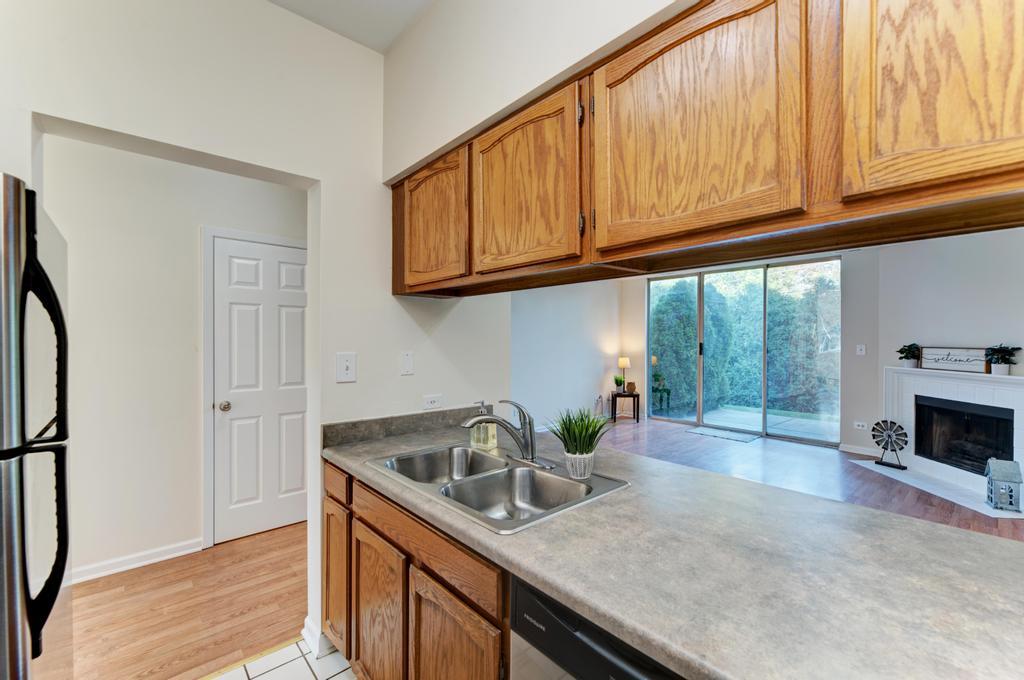 7825 Darien Lake Drive Unit: 7825