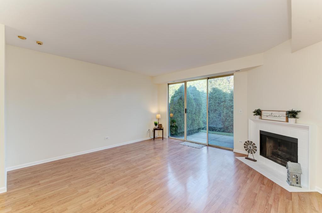 7825 Darien Lake Drive Unit: 7825