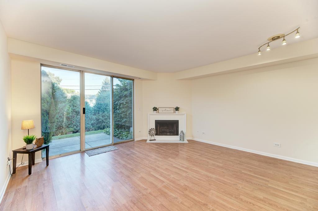 7825 Darien Lake Drive Unit: 7825