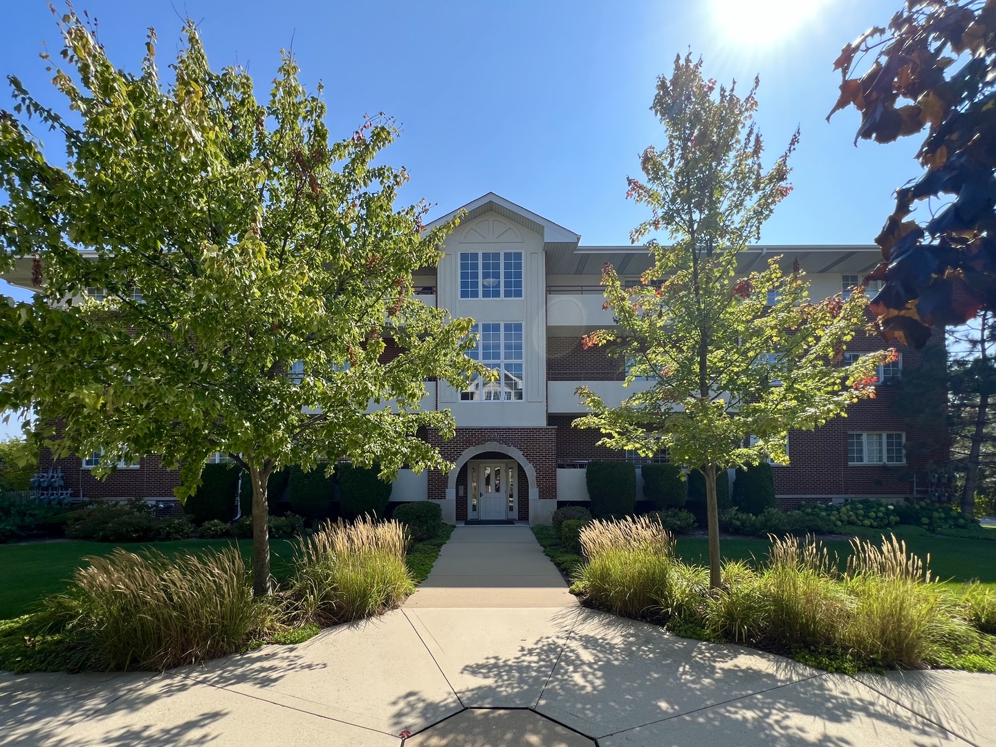 706 W 63rd Street Unit: 204