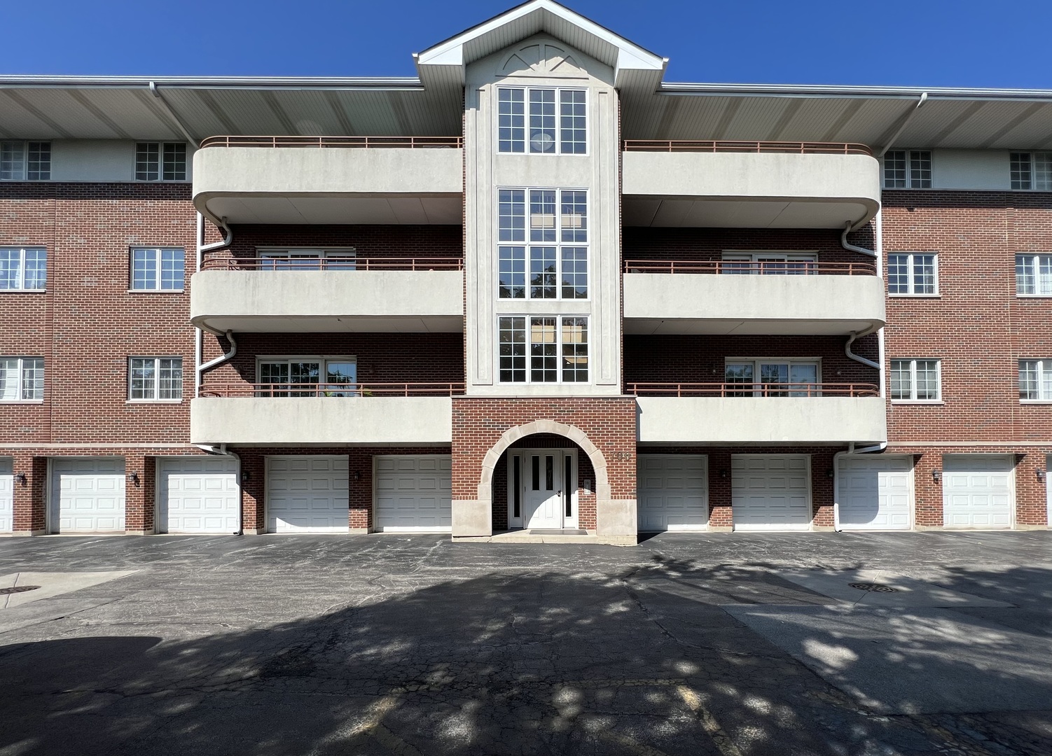 706 W 63rd Street Unit: 204