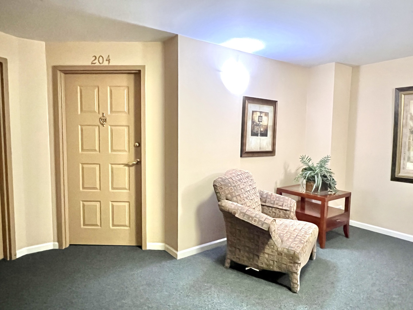 706 W 63rd Street Unit: 204