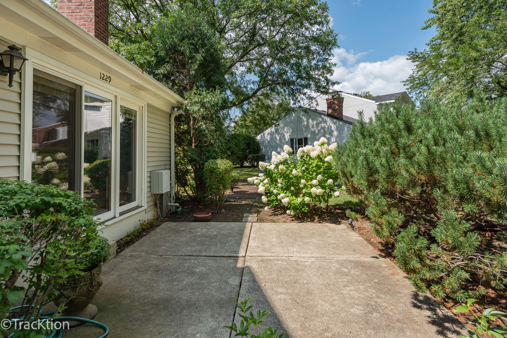 1229 W Bauer Road