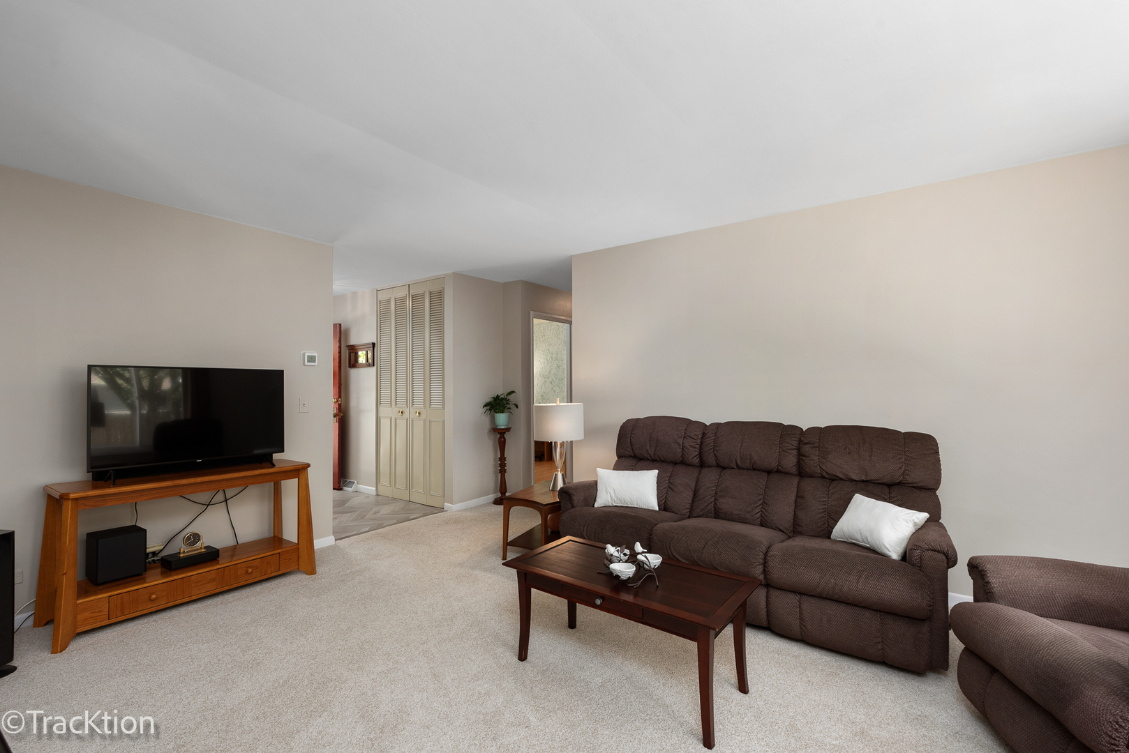 6009 Ridgeway Drive