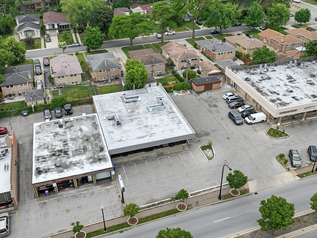 3921 W TOUHY Avenue