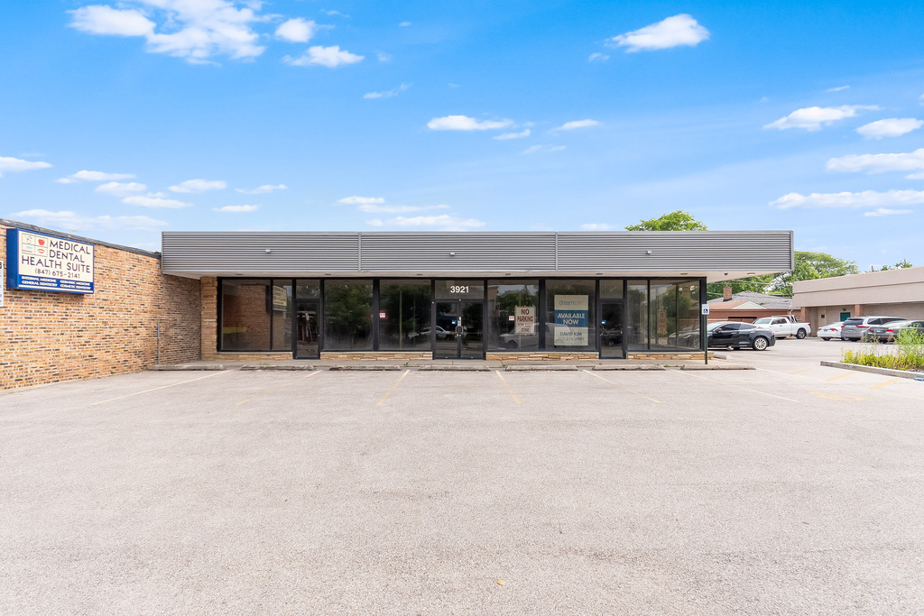 3921 W TOUHY Avenue