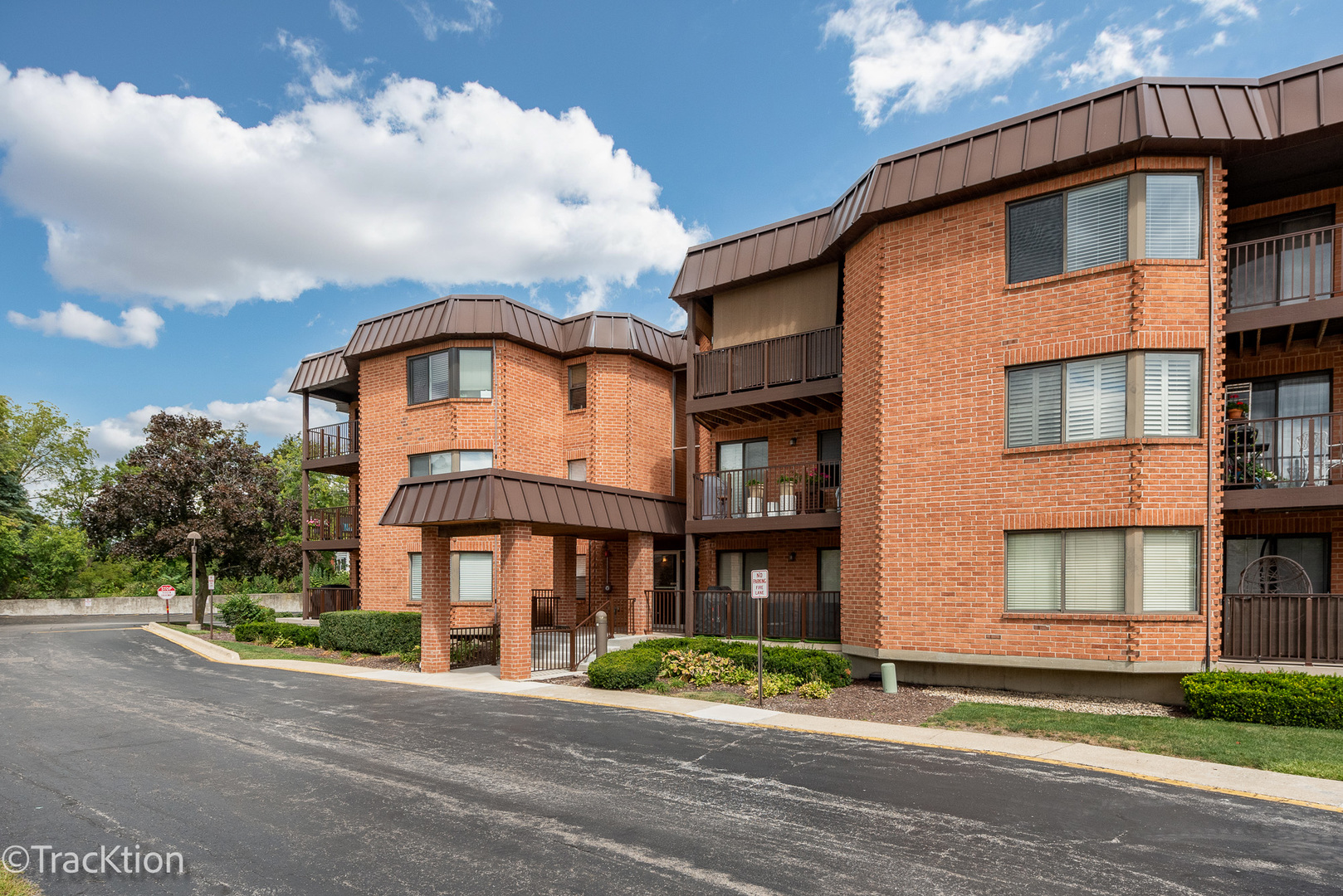 6401 Clarendon Hills Road Unit: 114