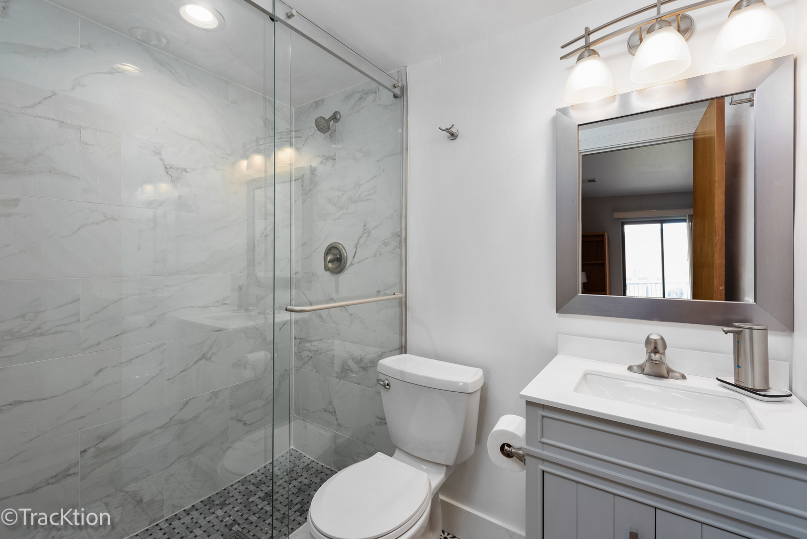 6401 Clarendon Hills Road Unit: 114