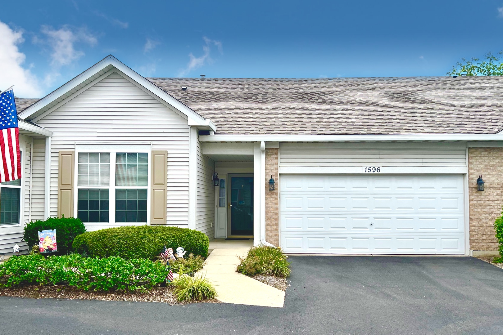 1596 W Ludington Circle Unit: 1596